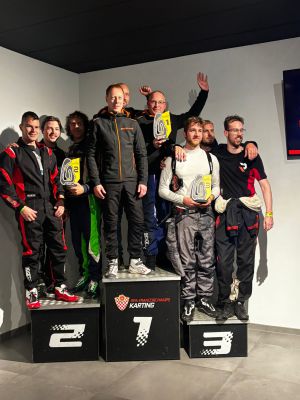 de laatste wedstrijd
de laatste wedstrijd en afgesloten met een eerste plaats . daarmee kampioen 2025 in club klasse
